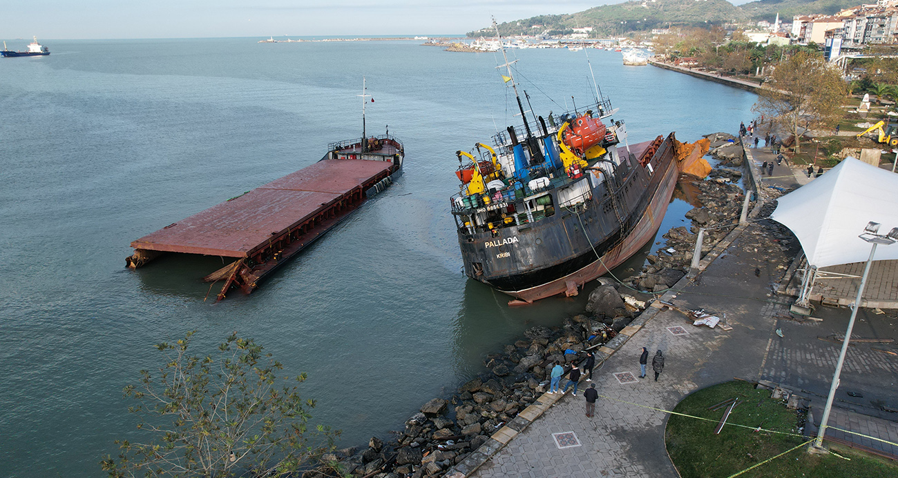 Kdz Ereğlide kayıp 11 mürettebatı arama çalışmaları sürüyor
